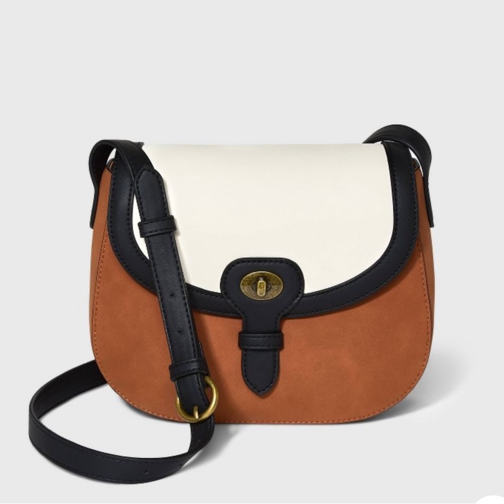 Flap Saddle Crossbody bag